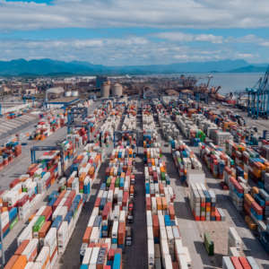 Volume de carga movimentada em contêineres aumenta 13% no Porto de Paranaguá