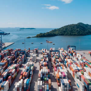 Volume de carga movimentada em contêineres aumenta 13% no Porto de Paranaguá
