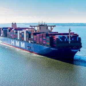 Nova rota marítima para a Ásia expande oferta de contêineres em Paranaguá